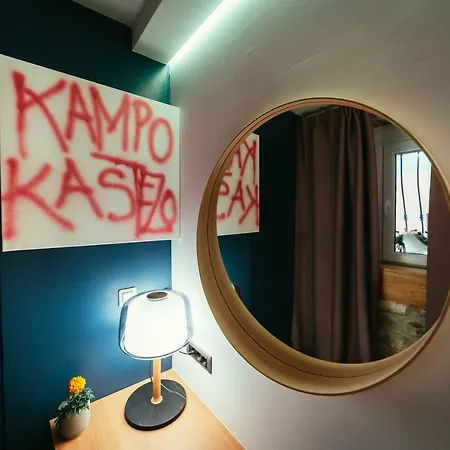 Em Kastelo شقة