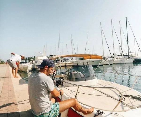 Apartman Em Kastelo *